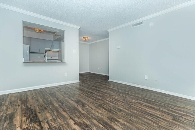 Building Photo - 3001 Hillcroft St Unit G1108