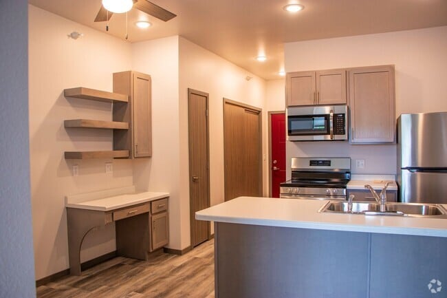 Building Photo - Studio Apartment! South Side Eau Claire
