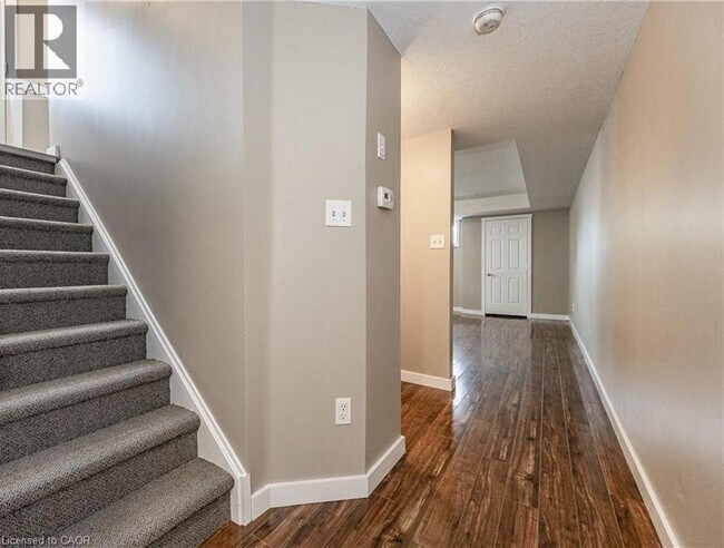 Photo - 707 Frederick St Unité B