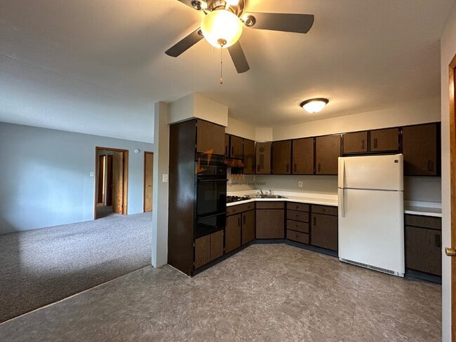 Photo - 660 N Hobart Rd Unit Apt 5