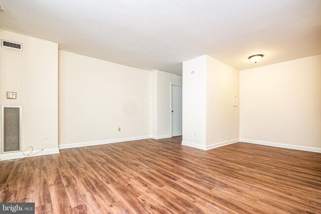 Photo - 950 25th St NW Unit 317-N