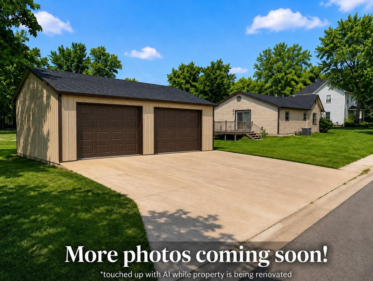 Photo - 103 D St