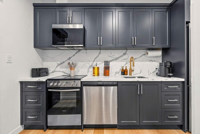 Photo - 168 McCaul St Unit SI ID1389233P