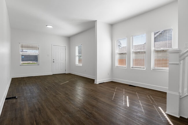 Photo - 408 E Beecher St