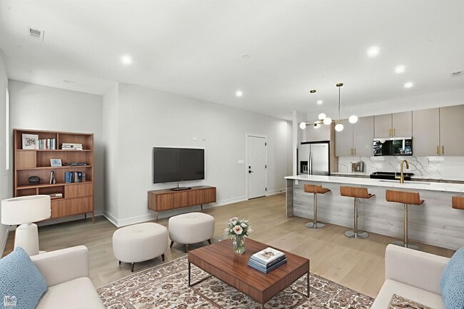 Photo - 4629 S Michigan Ave Unit 2