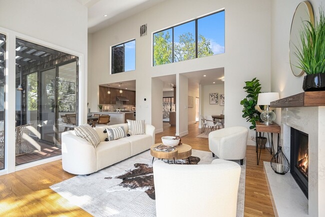 Photo - BREATHTAKING VIEWS!