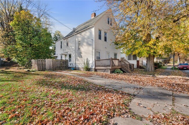 Building Photo - 9519 Preston Ave Unit UP