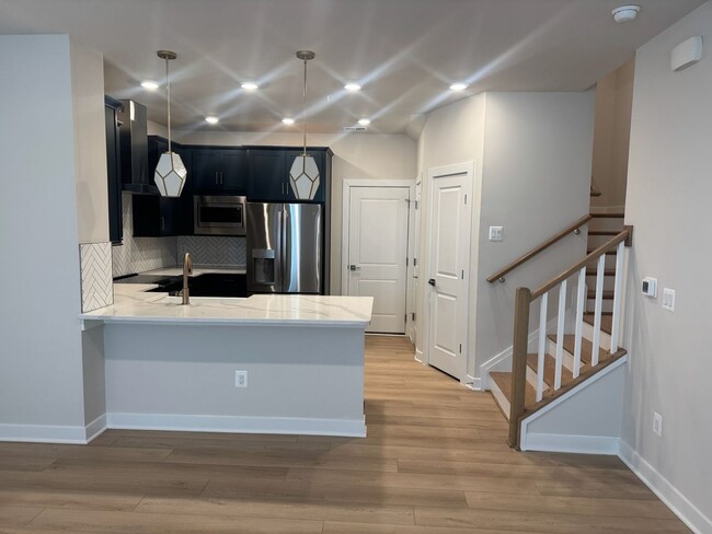 Photo - 3BD/2.5Ba Brand New End-Unit condo in vibrant One Loudoun