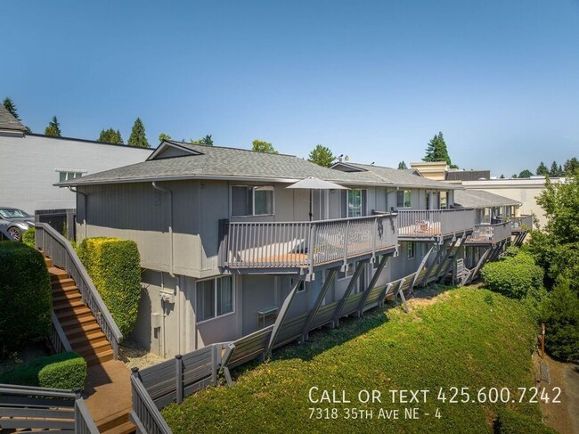 Building Photo - 7318 35th Ave NE Unit 4
