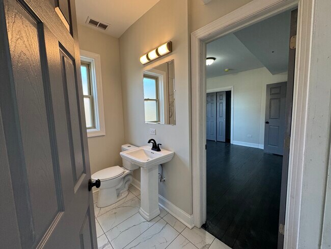 Photo - 7730 S Cornell Ave Unit 3