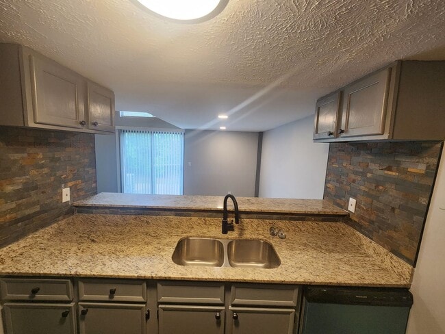 Reserve at the Knolls