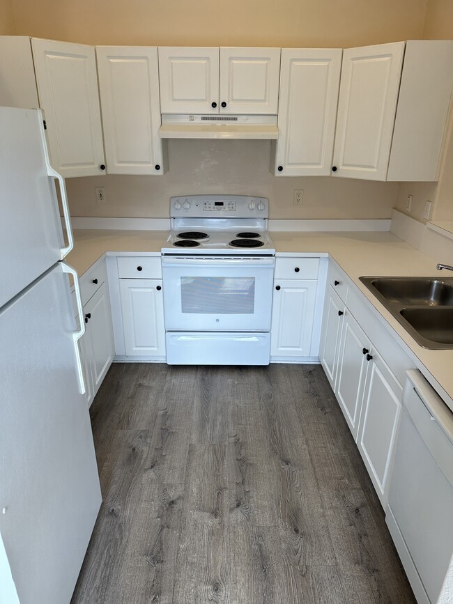 Photo - 26747 Little John Ct Unidad 10