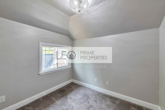 Photo - 1745 Sylvan Rd SW
