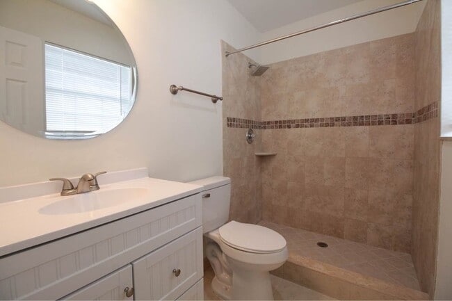 Photo - 299 SW 7th St Unidad 209