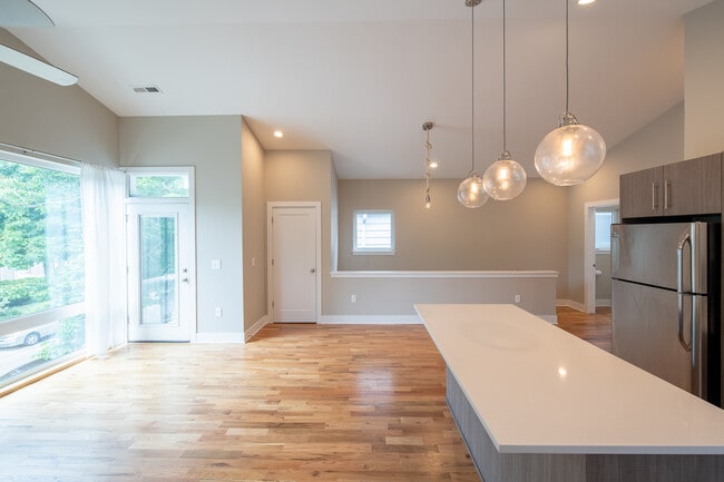 Photo - 1614 E Belleview Pl Unit Upper