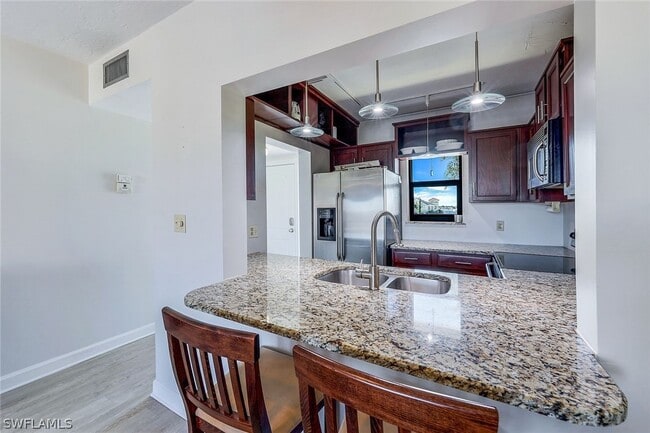 Photo - 803 River Point Dr Unidad 201B