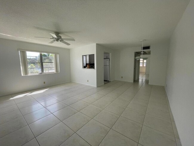 Photo - 343 Windsor O