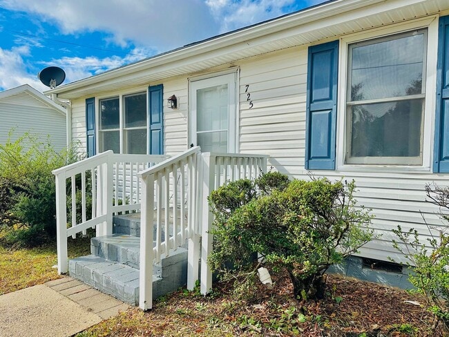 Photo - 725 N Privette St Unit 725 N Privette Street, L/S