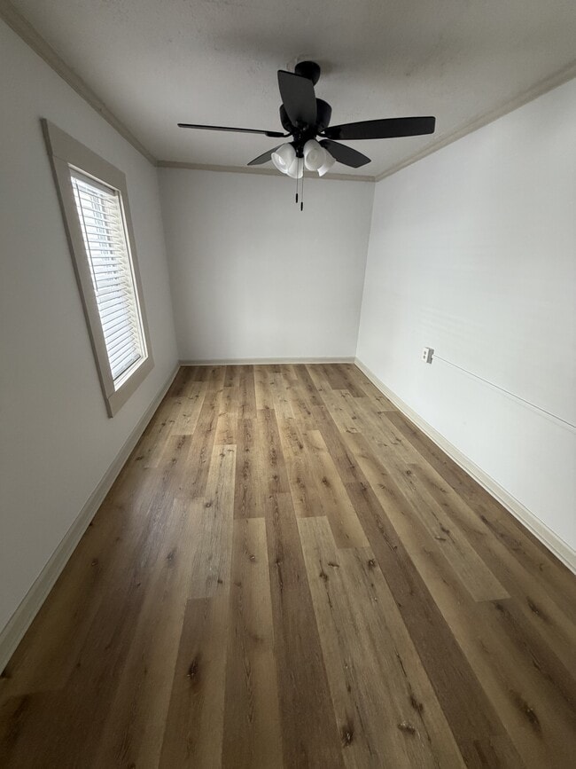 Photo - 1402 Worth St SW