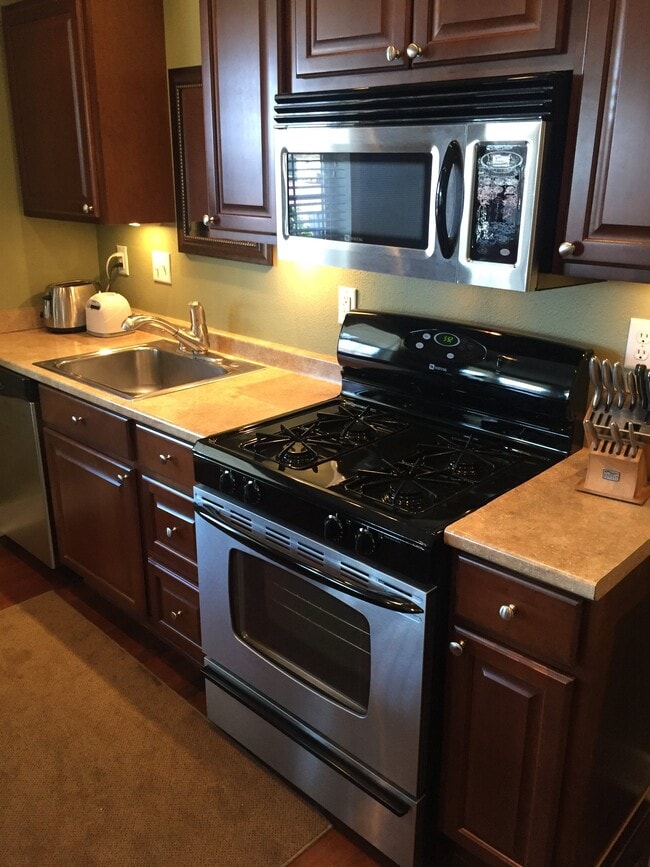 1006 E 2nd St Unidad 1