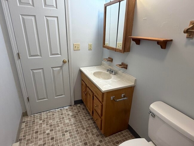 Photo - 1002-2 Glendale-