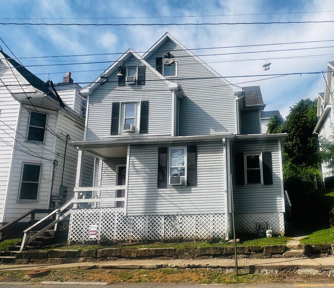 Building Photo - 409 Forest Ave Unit 409-B