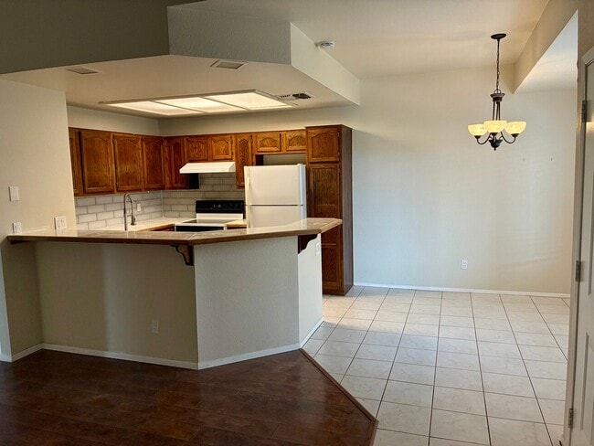 Photo - 1ST FULL MONTHS RENT FREE!!! AFFORDABLE UNIT IN NORTH PHOENIX!!!