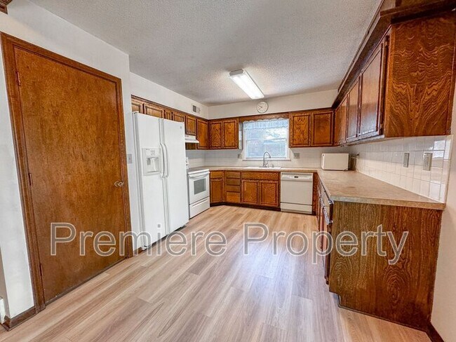 Photo - 1423 E Willow Dr