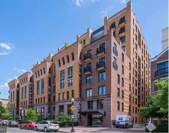 Building Photo - 910 M St NW Unit 805 Rental