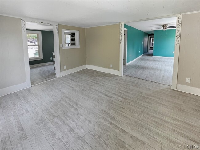 Photo - 262 W 4th St S