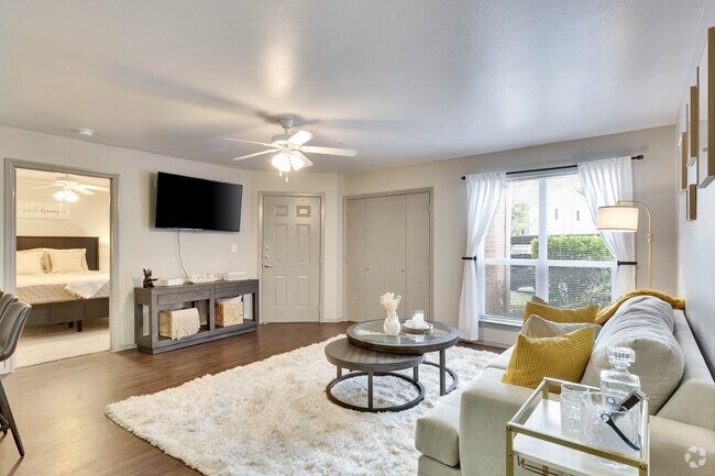 Building Photo - Forest Park Rental