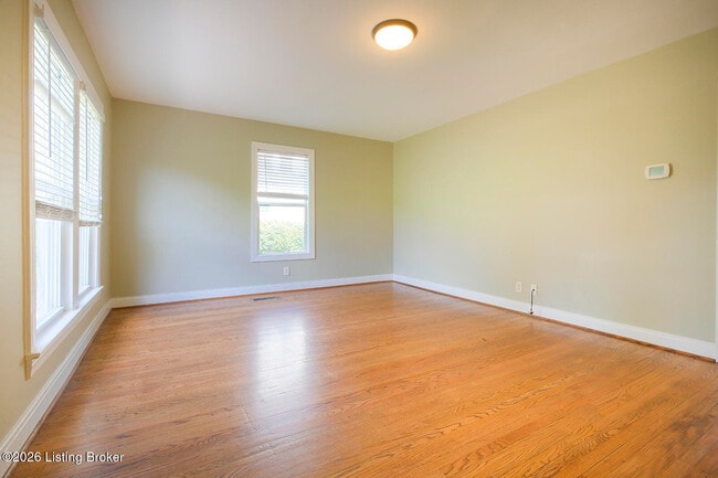 Photo - 4022 Gloucester Rd