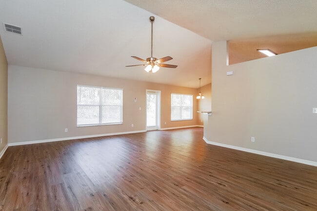 Photo - 2014 Southern Oak Loop