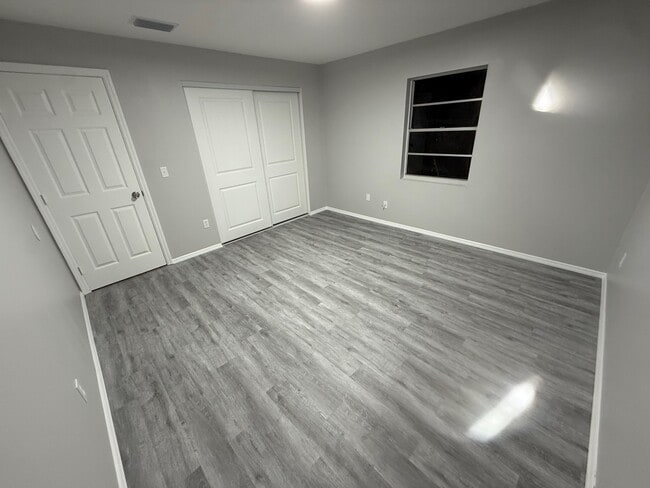 Photo - 190 Ventris Ave W