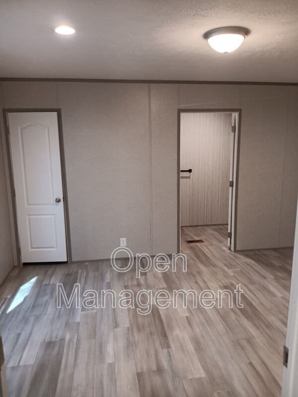 Photo - 2710 N Farm Rd 137