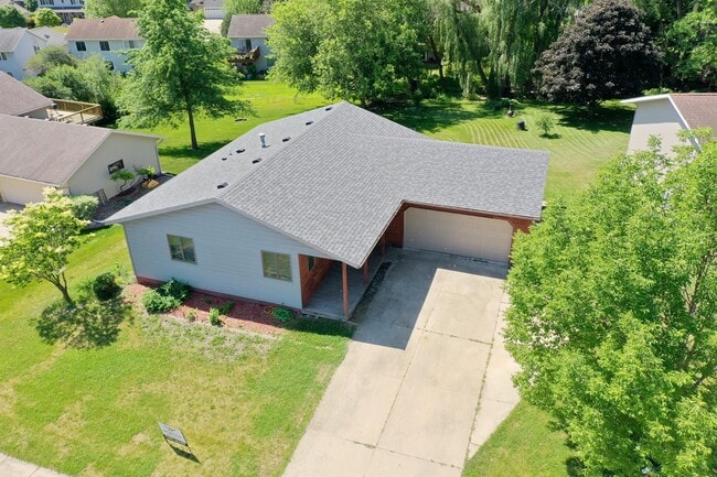 Photo - 624 Meadow Run Dr SW