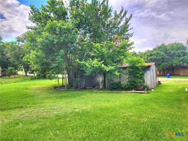 Photo - 502 Migl St