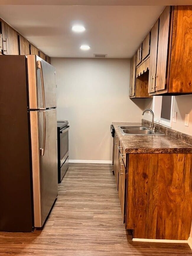 Photo - 1043 Scarborough Ct Unit K2