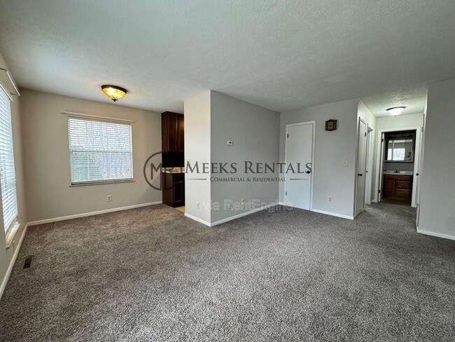 Photo - 4 Dalton Way