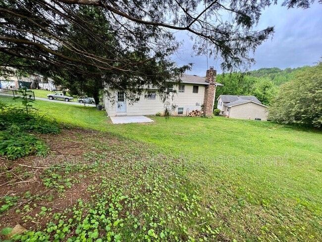 Photo - 903 Valerie Ln