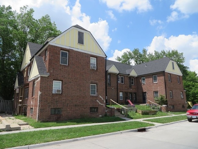 Building Photo - 10 N 31st