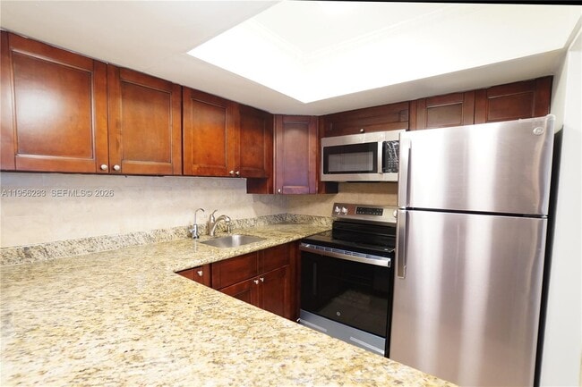 Photo - 2715 Tigertail Ave Unidad 606