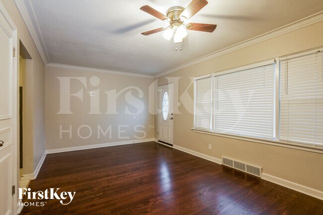 Photo - 9946 MacKenzie Rd