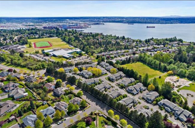 Photo - 4802 Nassau Ave NE