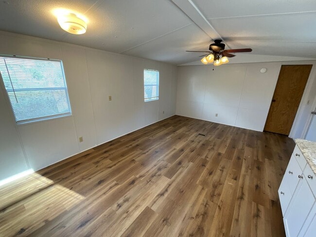 Photo - Sweet 2/1 Mobile Home in Marianna w/ Well & Septic