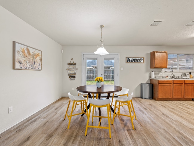 Photo - 2817 Maegen Cir