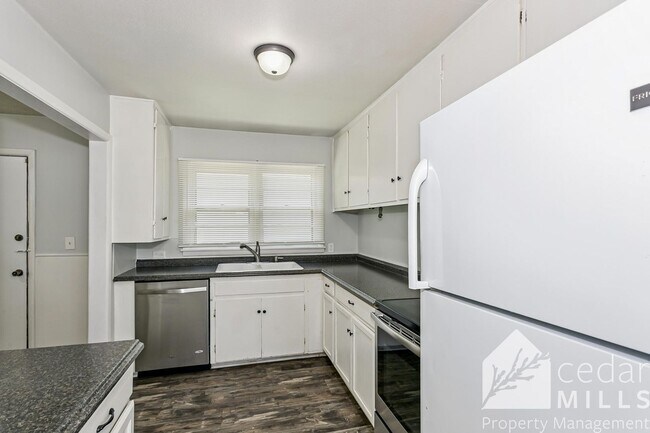 Photo - Spacious 3 Bed Corner Lot Near South High & I-235