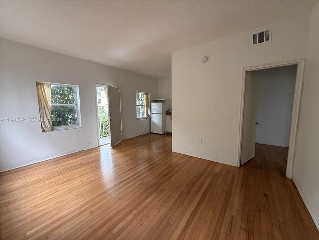 Photo - 1011 9th St Unit 1