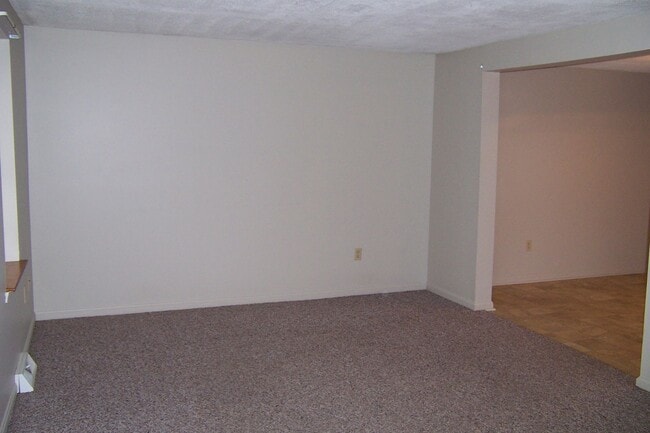Photo - 25 E Main St