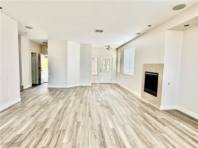 Photo - 2773 Drumlanrig St